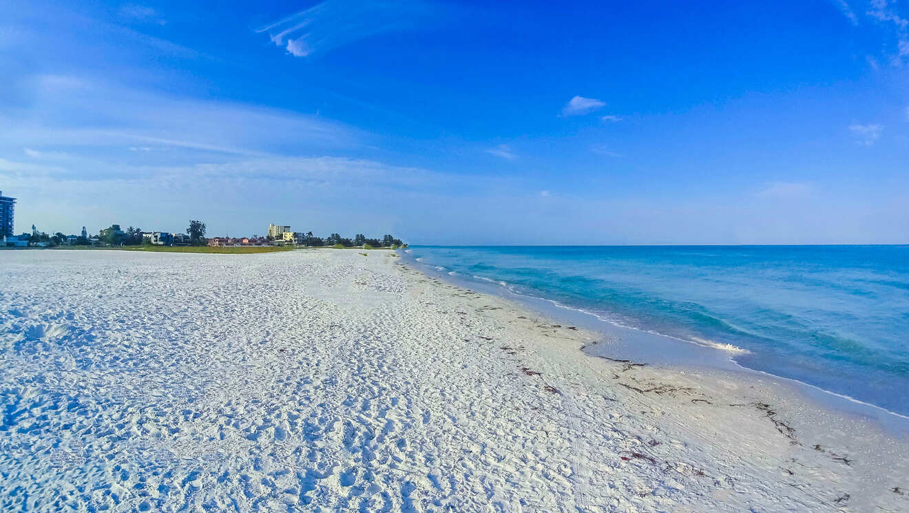 2 where to stay in Sarasota Beach on a budget
